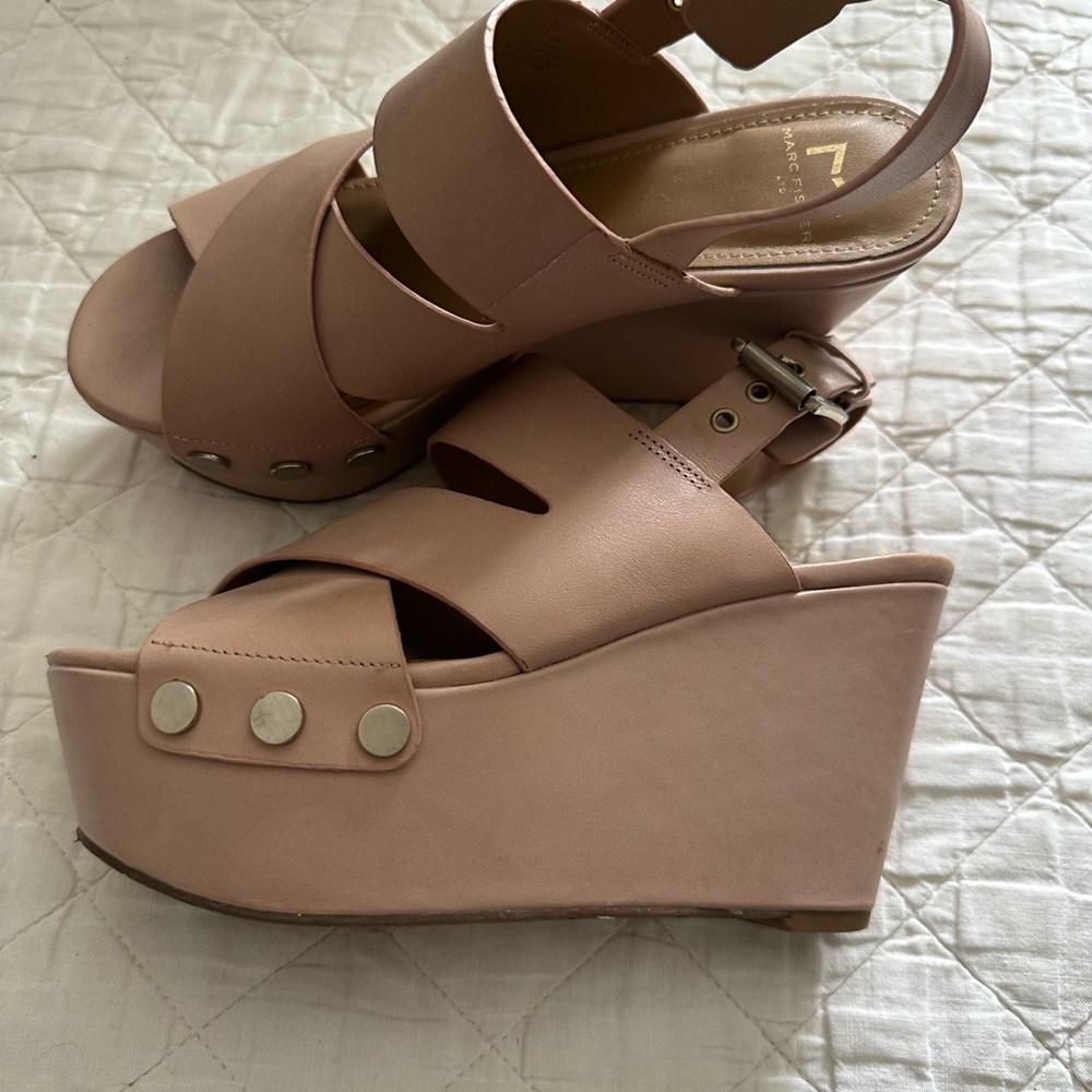 Women's Marc Fisher Ltd Nude Wedges size 5.5